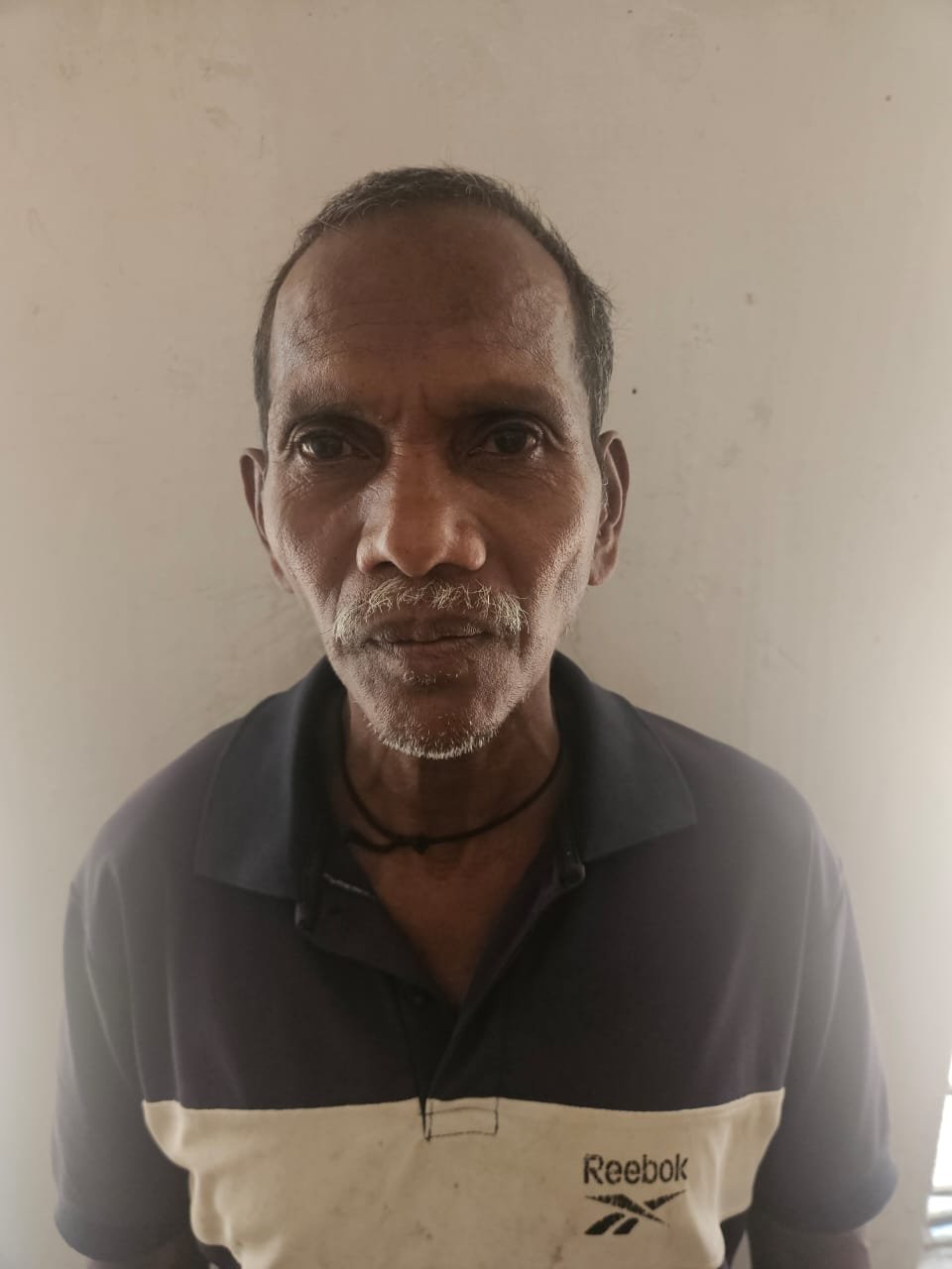 आपसी विवाद के बाद अपनी पत्नी को जिंदा जलाकर हत्या कर दी। घटना के बाद पुलिस ने आरोपी को तत्काल गिरफ्तार कर लिया है।