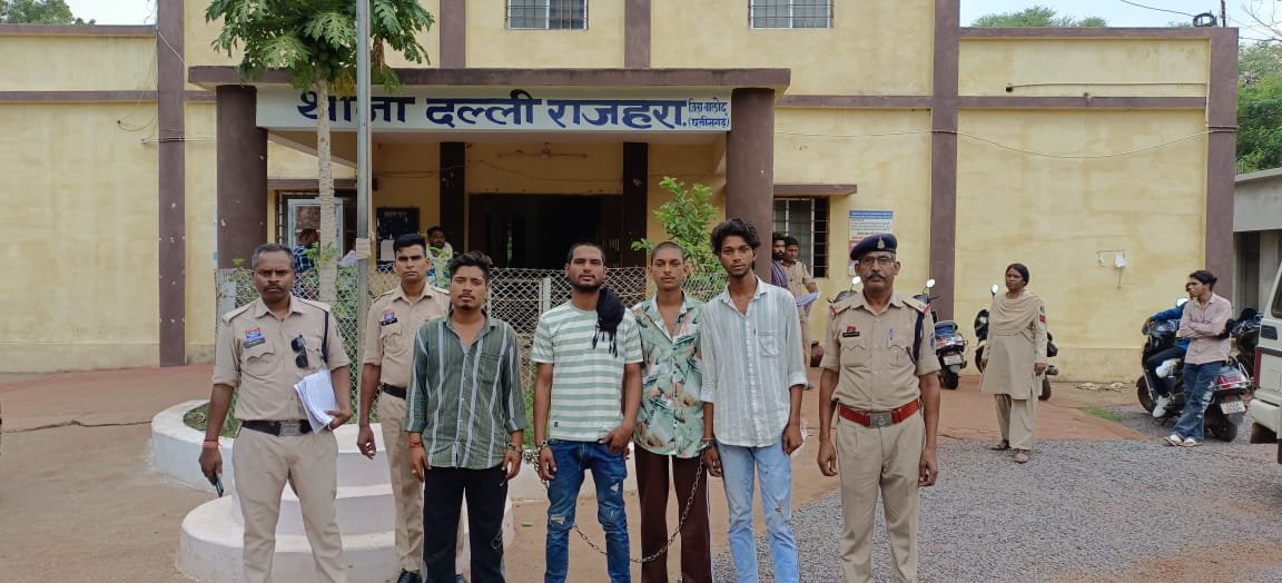 चार युवकों और एक युवती ने मिलकर किया युवक का अपहरण, कमरे में बंद कर की पिटाई