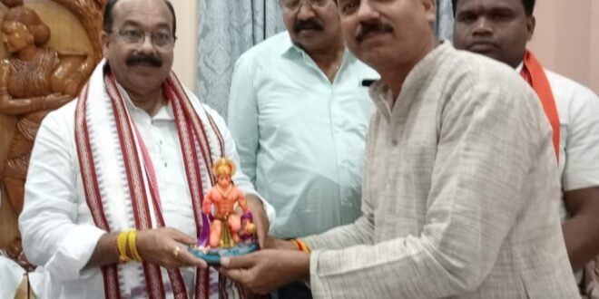 उपमुख्यमंत्री अरुण साव का जन सहयोग संस्था ने भेंट कर किया सम्मान