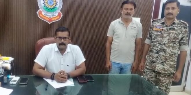 महिला से मारपीट और गाली-गलौच के मामले में पुलिस ने आरोपी को किया गिरफ्तार।