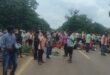 खाद की किल्लत से परेशान किसानों का फूटा गुस्सा