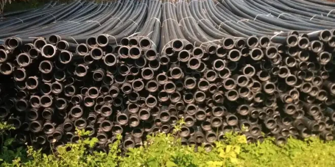 कोयलीबेड़ा के किसानों की सिंचाई पाइप महीनों से घरों में छुपाकर रखी गई DMF मद में ये कैसी लापरवाही?,AAP का अल्टीमेटम -5 दिन में वितरण शुरू… वरना पुतला दहन। #KankerNews #DMFScam #DMFIssues #Koylibeda #FarmerRights #AAPKanker #PipelineIssue #ChhattisgarhPolitics #GroundReport #PublicVoice