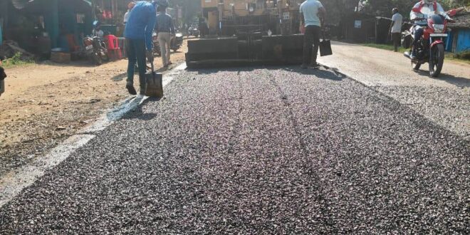 कांकेर, भानुप्रतापपुर, लोक निर्माण विभाग, सड़क मरम्मत, बीटी पैच रिपेयर, सड़क विकास, छत्तीसगढ़ शासन, परिवहन सुधार, अवसंरचना विकास, विकास कार्य, जनहित योजना, कांकेर अपडेट, शासन कार्य, सड़क सुरक्षा, ग्रामीण संपर्क मार्ग #KankerUpdate, #RoadRepair, #BastarNews, #ChhattisgarhDevelopment, #PWDWorks,