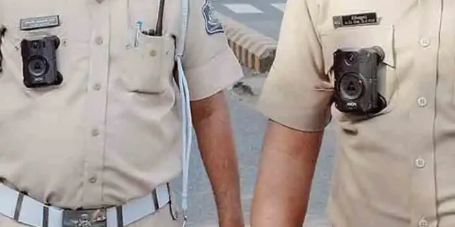 पुलिसिंग होगी अब और पारदर्शी....ड्यूटी की हर कार्रवाई होगी रिकॉर्ड बॉडी वॉर्न कैमरा प्रणाली की शुरुआत...निष्पक्ष जांच और सशक्त साक्ष्य #Kanker #PoliceTransparency #BodyWornCamera #ChhattisgarhNews #UjiyaraAbhiyan