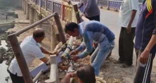 दूधनदी पुल की टूटी रेलिंग...जन सहयोग ने संभाली जिम्मेदारी श्रमदान कर की गई मरम्मत...नागरिकों ने की सराहना #Kanker #Jansahyog #LocalNews #SocialWork #ChhattisgarhNews