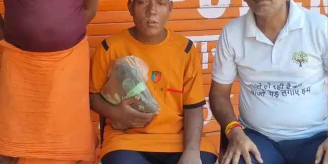 सानियत अभी जिंदा है!...बेघर व्यक्ति की बदली जिंदगी सड़क पर भटकता मिला शख्स....समाजसेवियों ने दिया सहारा #Humanity #Kanker #SocialWork #Inspiration #Chhattisgarh