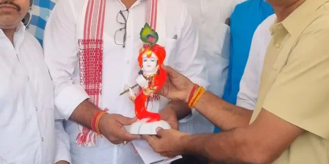 गृहमंत्री विजय शर्मा ने दी जन्मदिन की बधाई....अजय पप्पू मोटवानी से हुई खास मुलाकात कांकेर प्रवास के दौरान कार्यक्रम....सामाजिक कार्यों की हुई सराहना #VijaySharma#Kanker#SocialWork#LocalNews