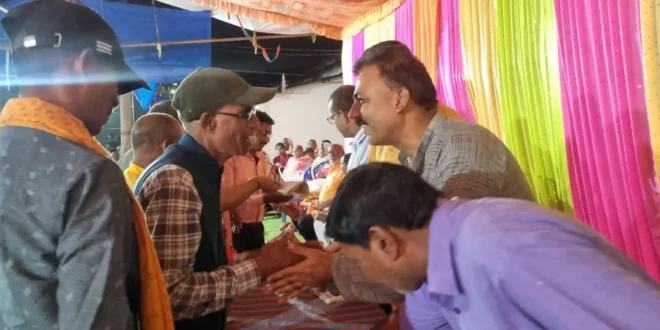 श्रद्धा और भक्ति से सराबोर हुआ पूरा गांव....सुप्रसिद्ध कथावाचक कामता प्रसाद जी ने बांधा समां प्रभावशाली कथा वाचन से मंत्रमुग्ध हुए श्रद्धालु....जन सहयोग अध्यक्ष अजय पप्पू मोटवानी रहे मुख्य अतिथि #Tarsgaon #KankerNews #Kanker #Rudrabhishek #Mahadev #HarHarMahadev #ShivBhakti #BhaktiNews