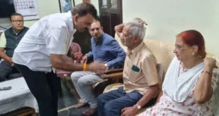 मंच नहीं... गुरुजनों के द्वार पहुंचा सम्मान! जिन्होंने पीढ़ियां संवारीं....आज उन्हें मिला सम्मान। 84 की उम्र... शिक्षा का उजाला आज भी जारी! गुरु का सम्मान... समाज का सम्मान! #TeachersDay#GuruSamman#GuruVandan#TeacherHonour#RespectTeachers#JanSahyog#AjayPappuMotwani#SocialService #SocialWork