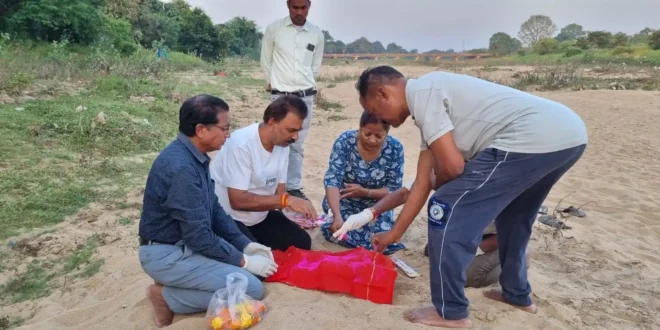 लावारिस शिशु को मिला सम्मानजनक अंतिम विदाई....जनसहयोग ने किया विधि-विधान से अंतिम संस्कार #Kanker #JanSahyog #AjayPappuMotwani #BhanupratappurPolice #Humanity #SocialService #Manavta #RespectForAll #